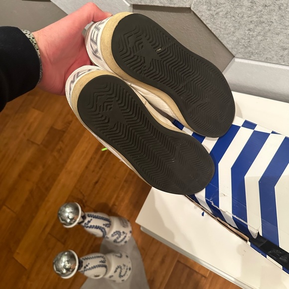 Golden Goose Deluxe Brand sneakers!! - Picture 2 of 11